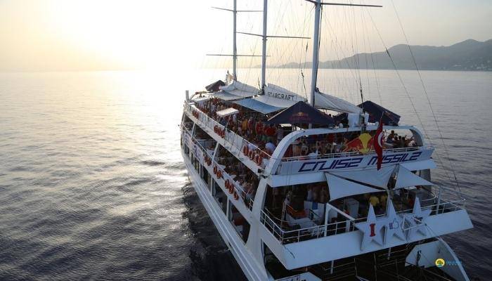 ALANYA BOAT TRIP FROM SIDE - EXCURSIONS IN SIDE