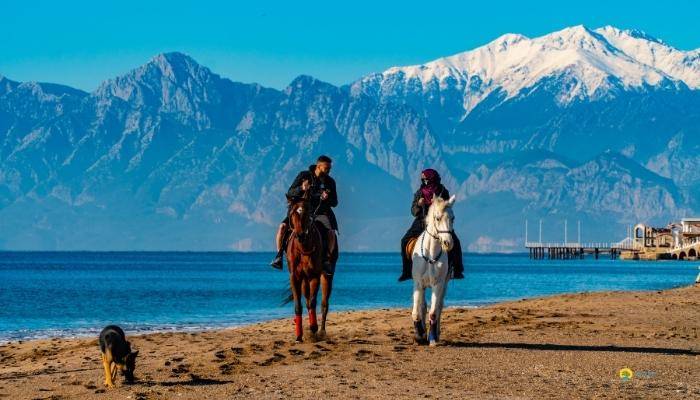 PFERDE REITEN IN KEMER - AUSFLÜGE IN KEMER